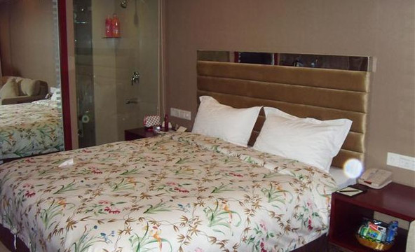 杭州爱丁堡假日酒店（南星桥地铁站店）主图