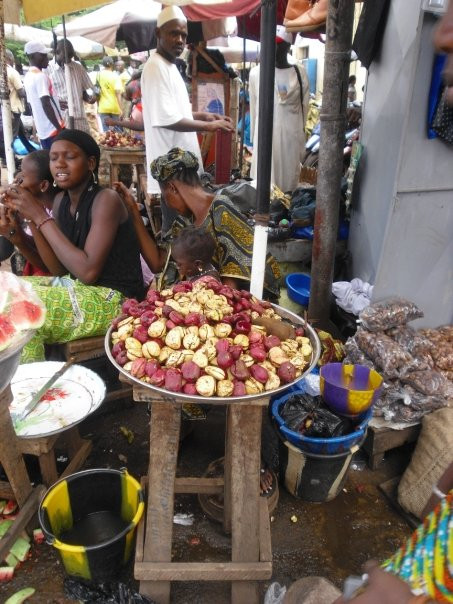 Bamako: vegetable market at the south bank-巴马科必去景点