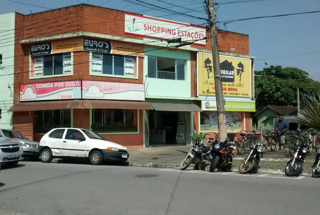 Comida Por Quilo Da Estacao