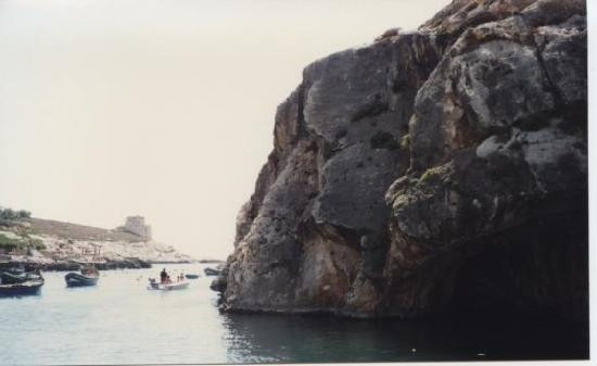 Xlendi Beach, Cliff and Caves-Xlendi必去景点