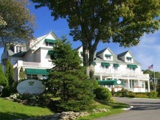 Spruce Point Inn Resort And Spa主图