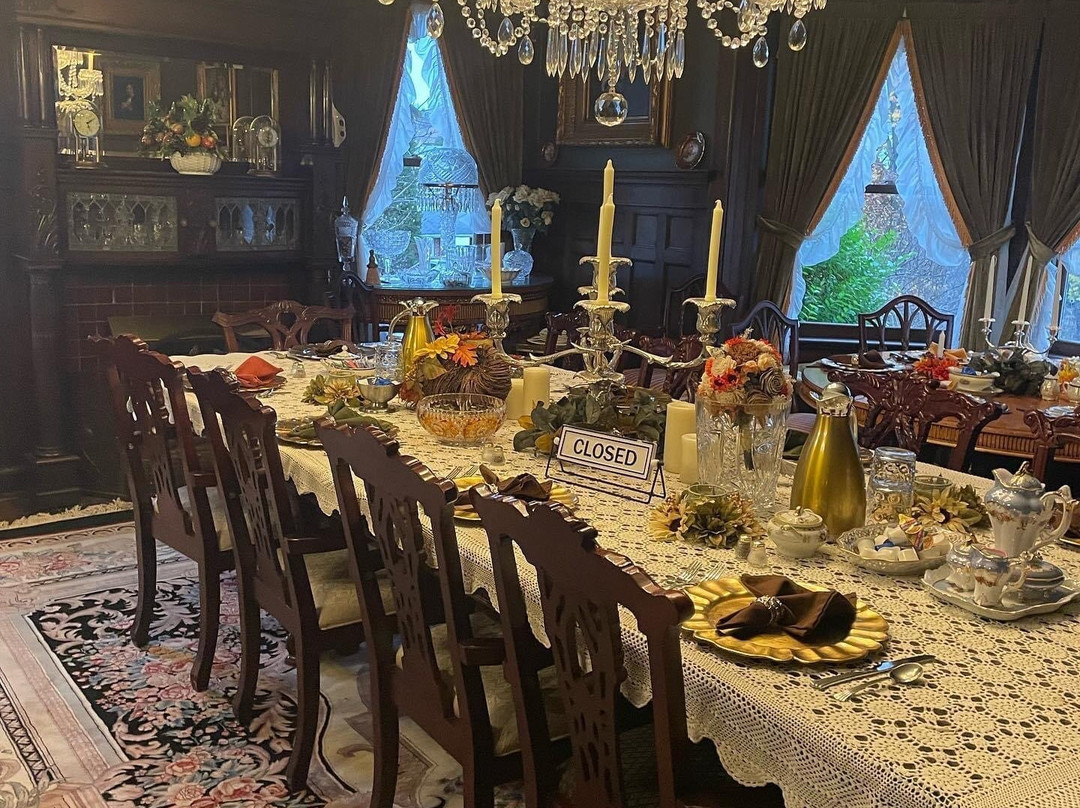 South Broadway Manor主图