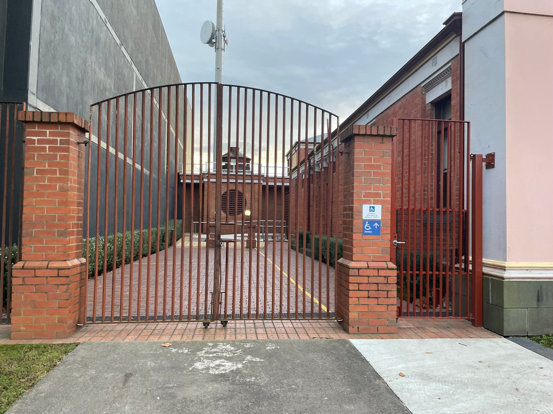 Sale Courthouse-塞尔必去景点