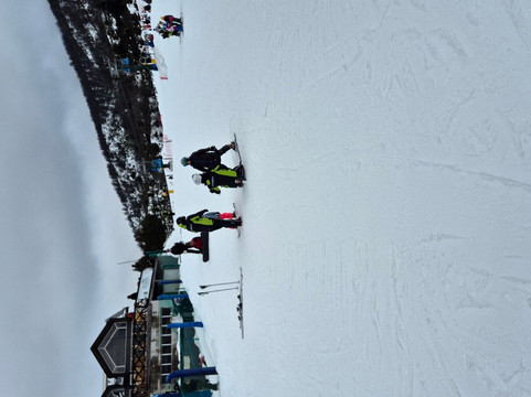 La Base Escuela de Ski & Snowboard-圣卡洛斯-德巴里洛切必去景点