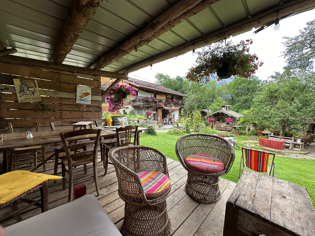 Sur le Coux, table et chambre d 'hôte主图