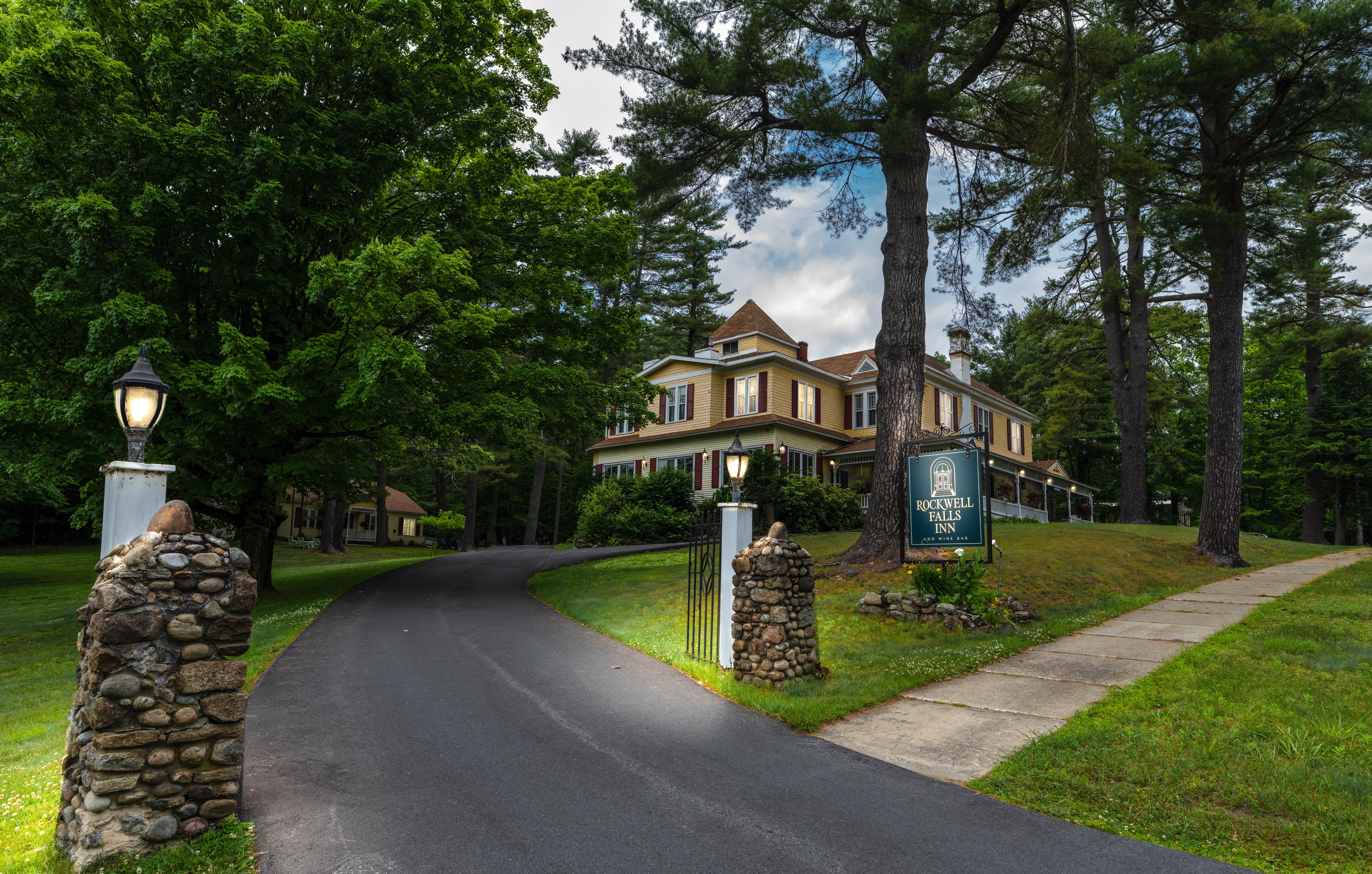 Rockwell Falls Inn And Wine Bar-浴室