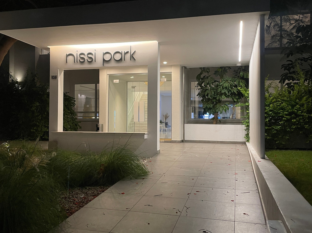 Nissi Park Hotel主图