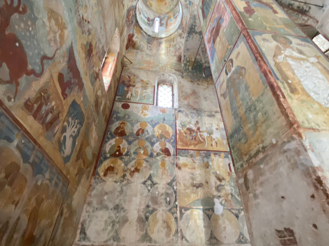 Holy Cross Cathedral景点图片