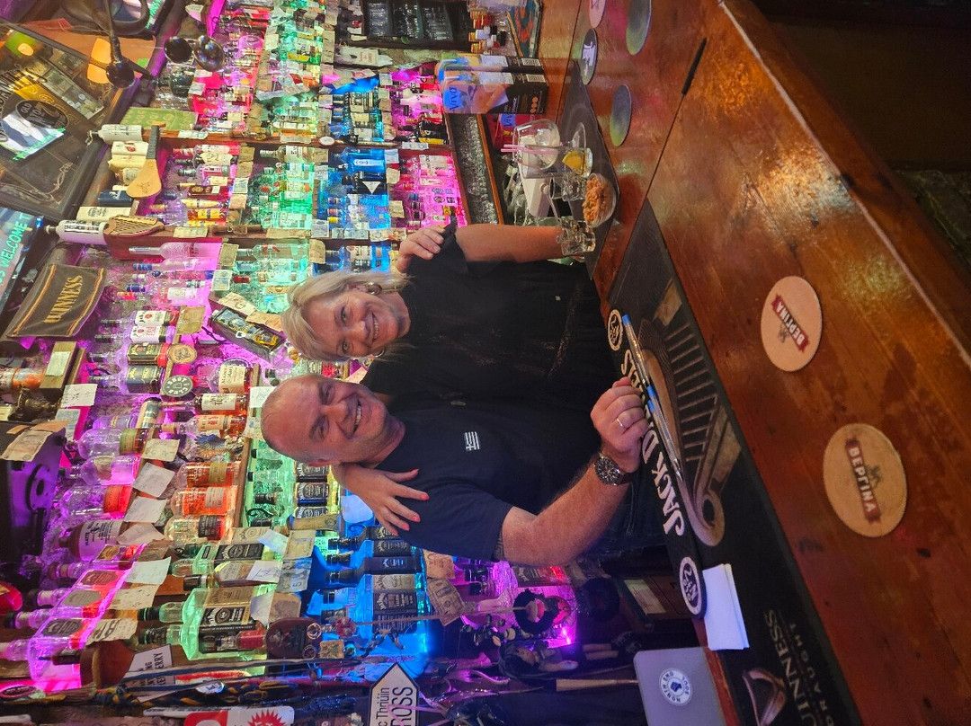 Nostos Irish Cafe bar景点图片