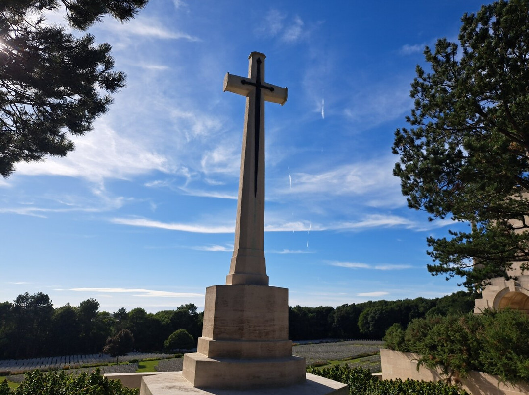 Etaples Military Cemetery景点图片