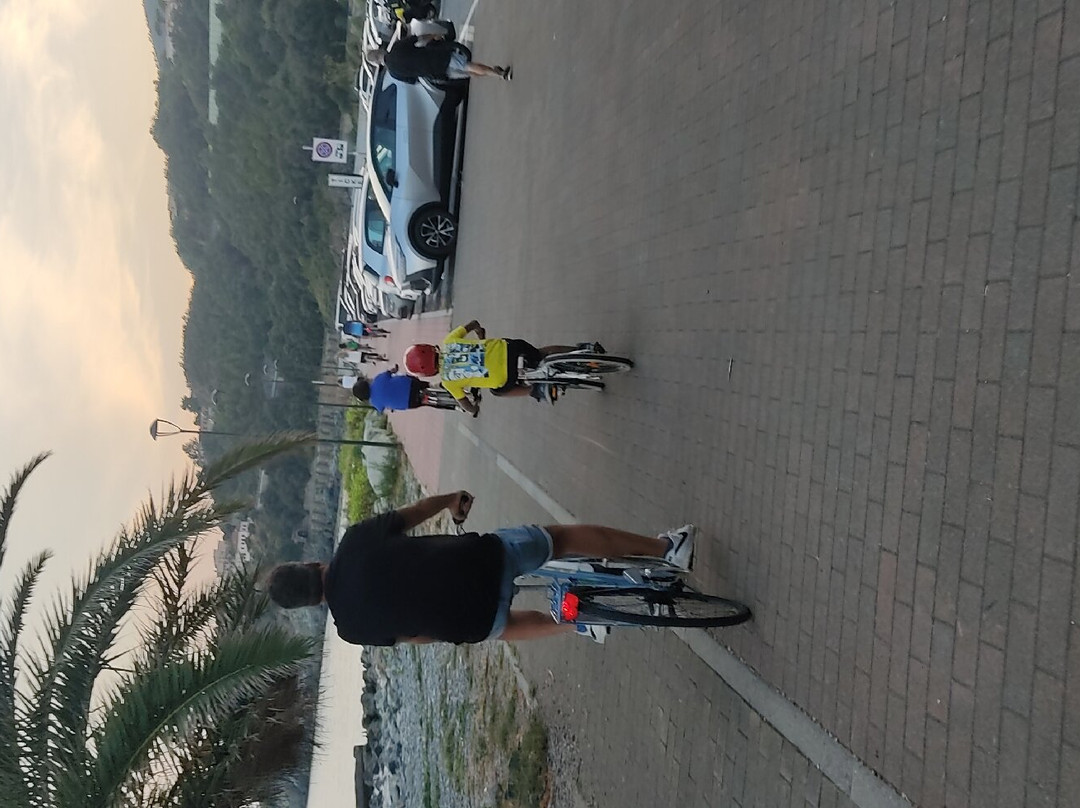 Rent a bike riviera Ligure景点图片