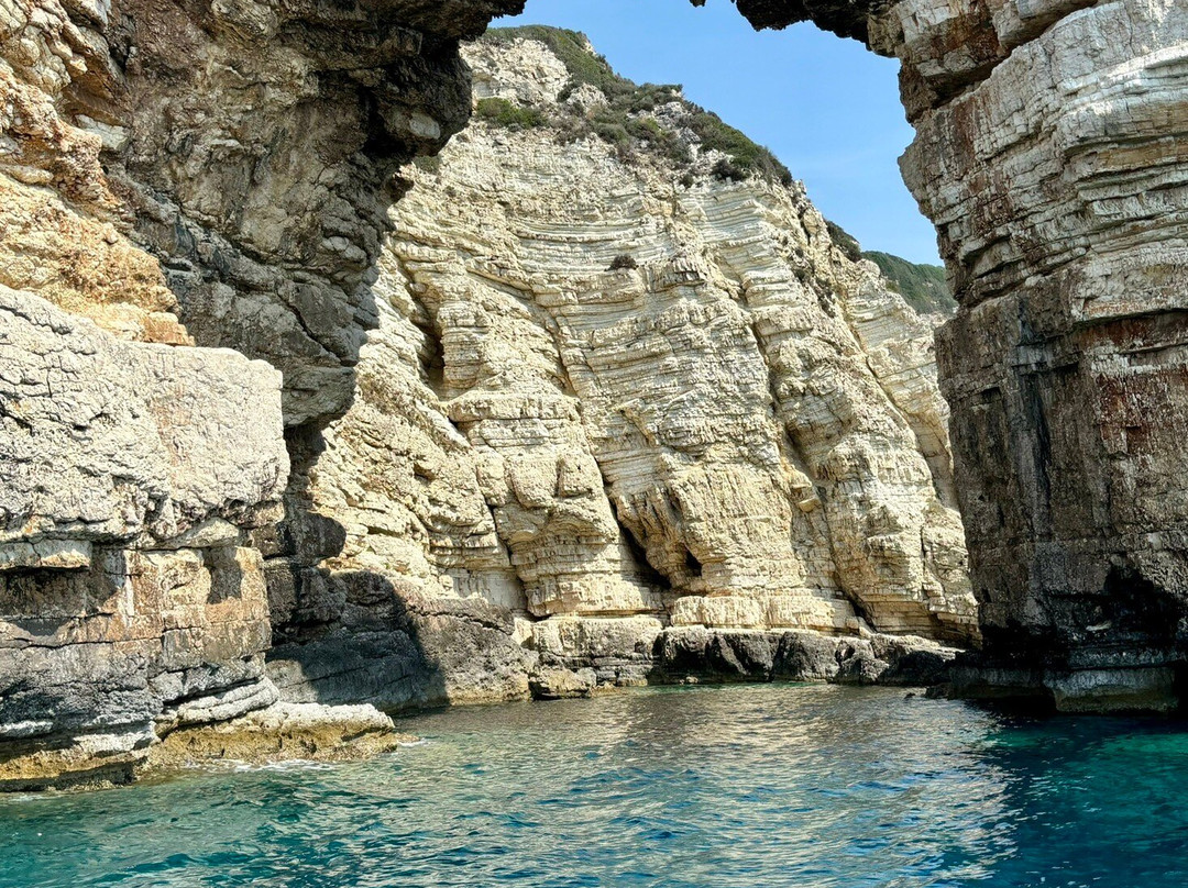 G.k. Boats Paxos-Gaios必去景点