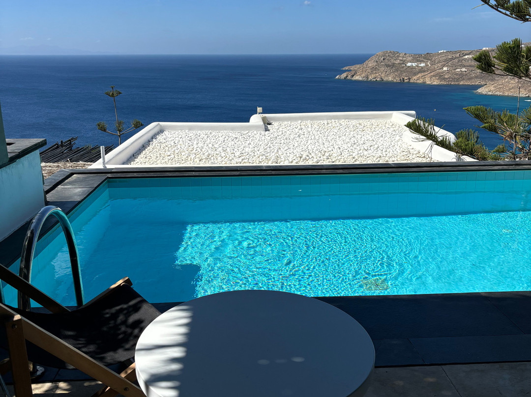 迈肯恩乌托比亚度假村主图