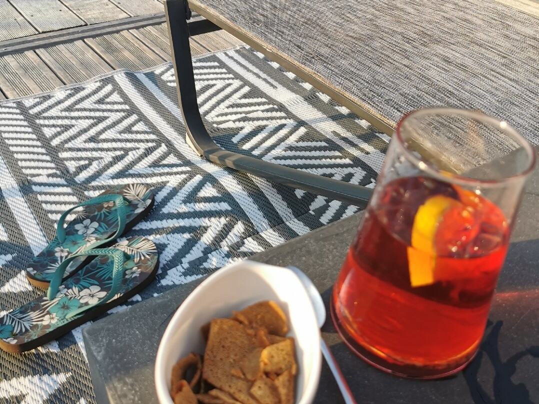 查特利尔酒店主图