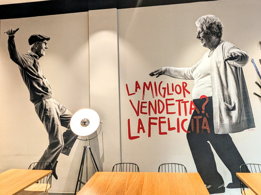 The Poet Hotel主图