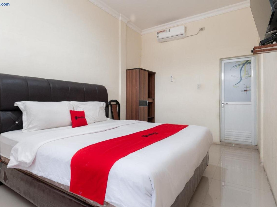 RedDoorz at Samuel Homestay Pematangsiantar