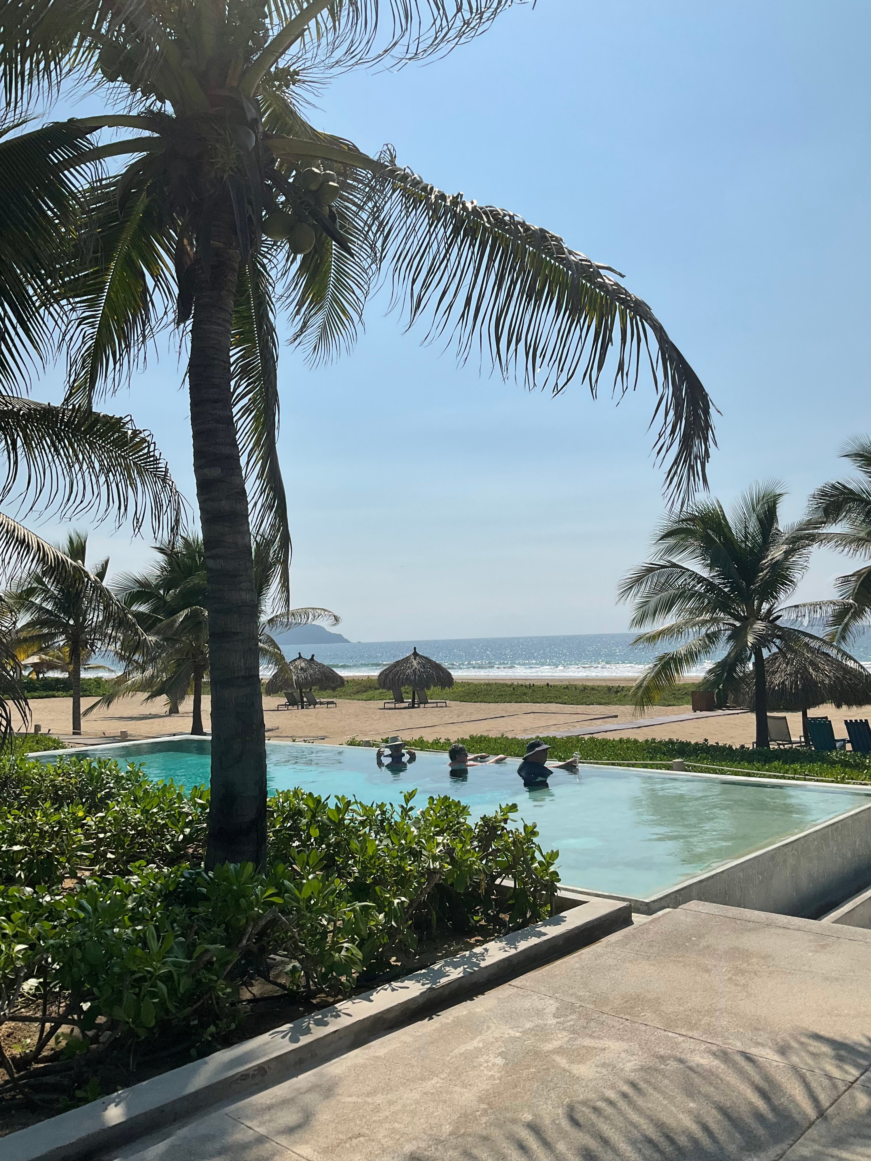Marea Beachfront Villas-泳池