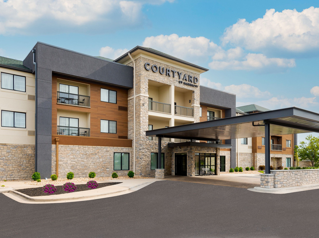 Everton酒店住宿-Courtyard by Marriott Springfield Airport