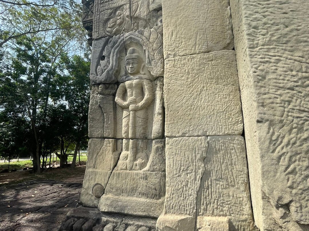 Prasat Ban Pluang景点图片