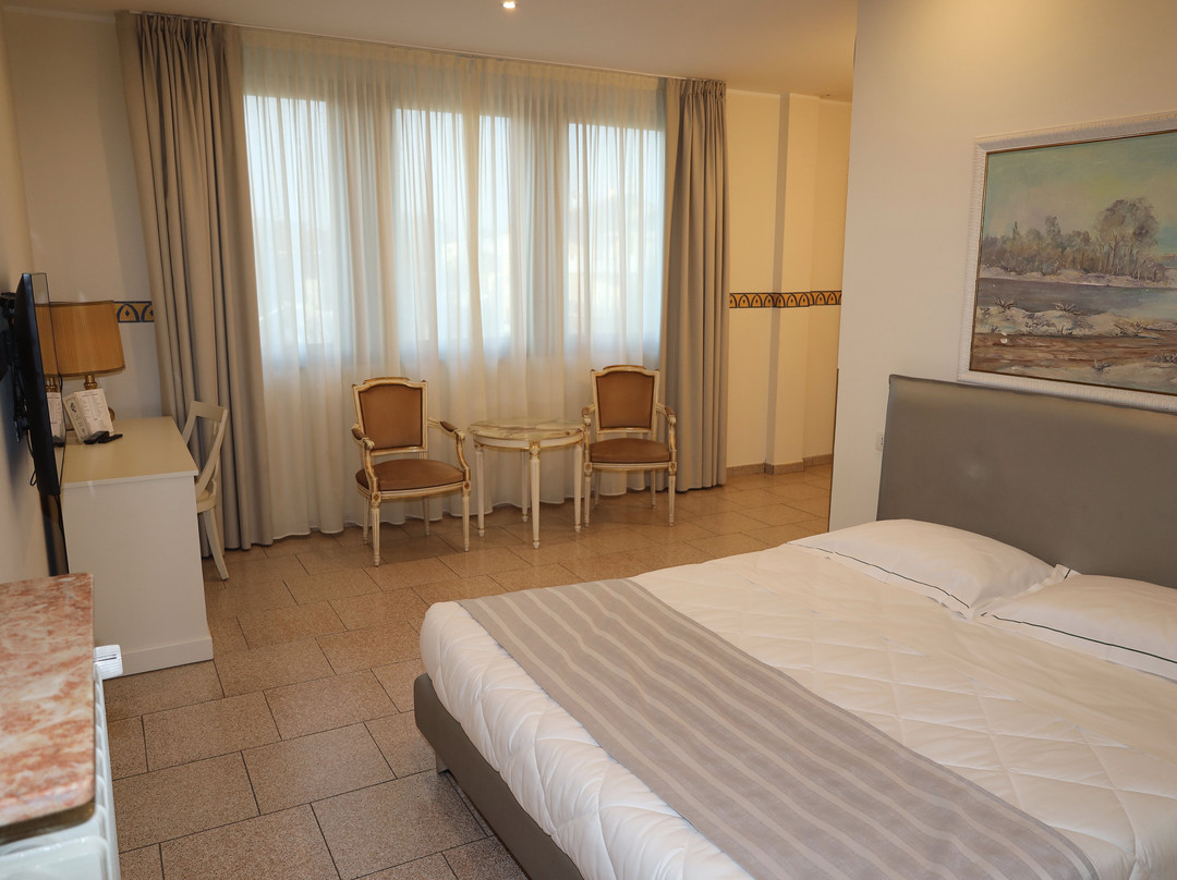 Hotel Continental主图
