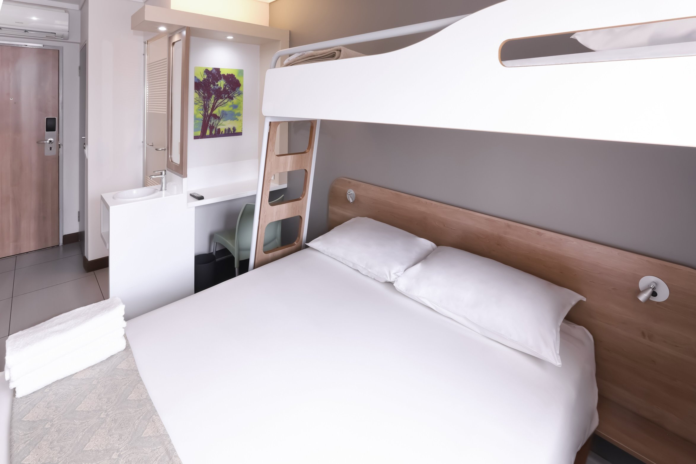 SUN1 Port Elizabeth-客卧