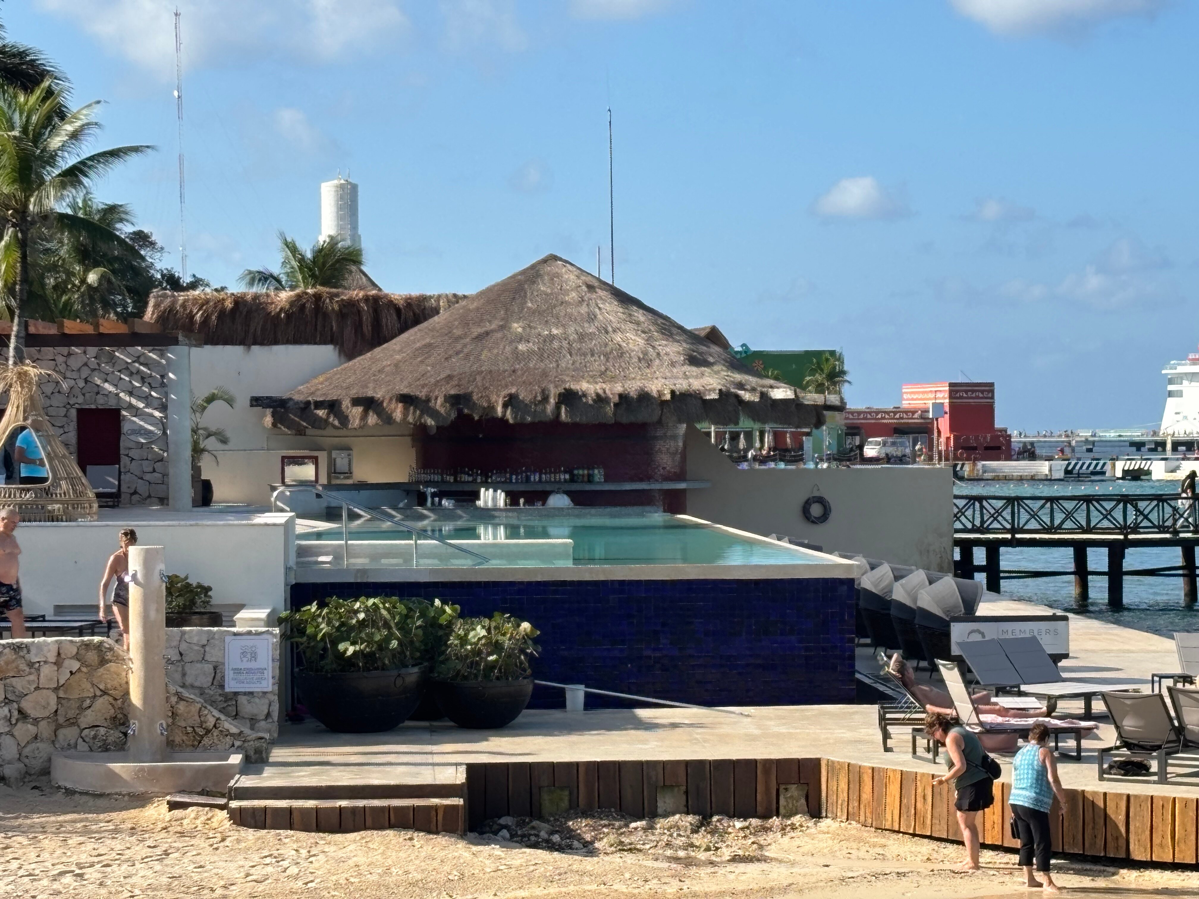 Grand Park Royal Cozumel-泳池