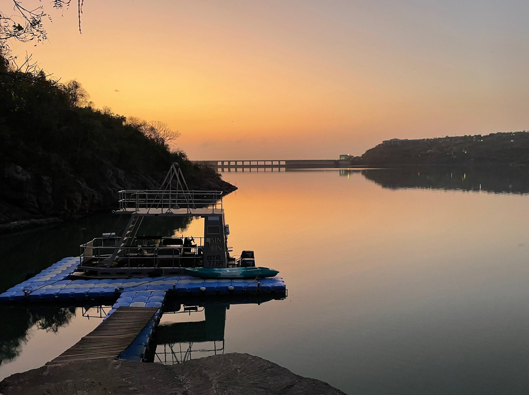 Cycad Rock Fishing Lodge主图