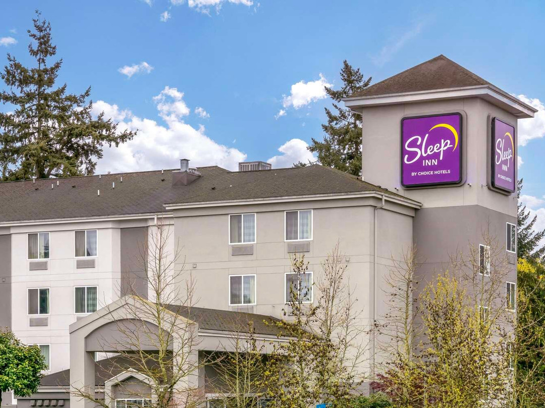 西塔克机场斯利普酒店