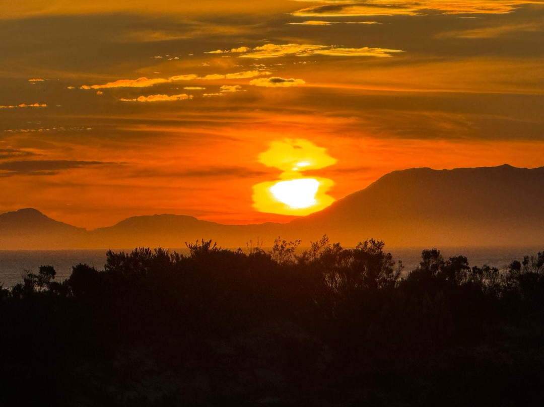 82 Steps to the Beach主图