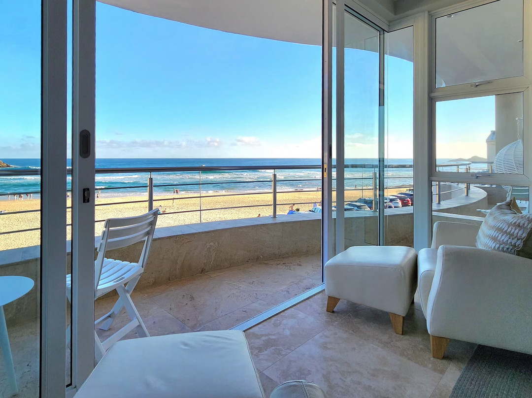 Waves of Grace Seafront Villa主图