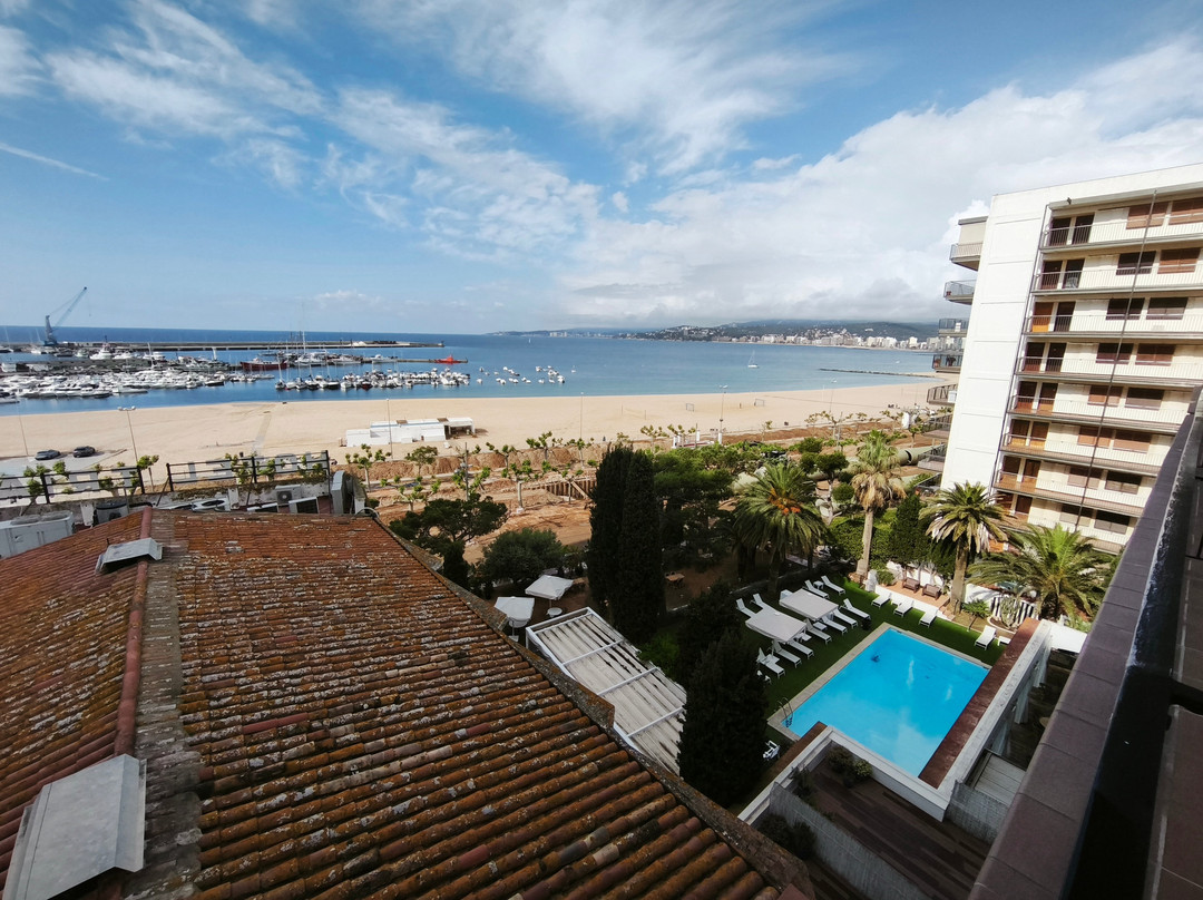 特利亚斯酒店主图