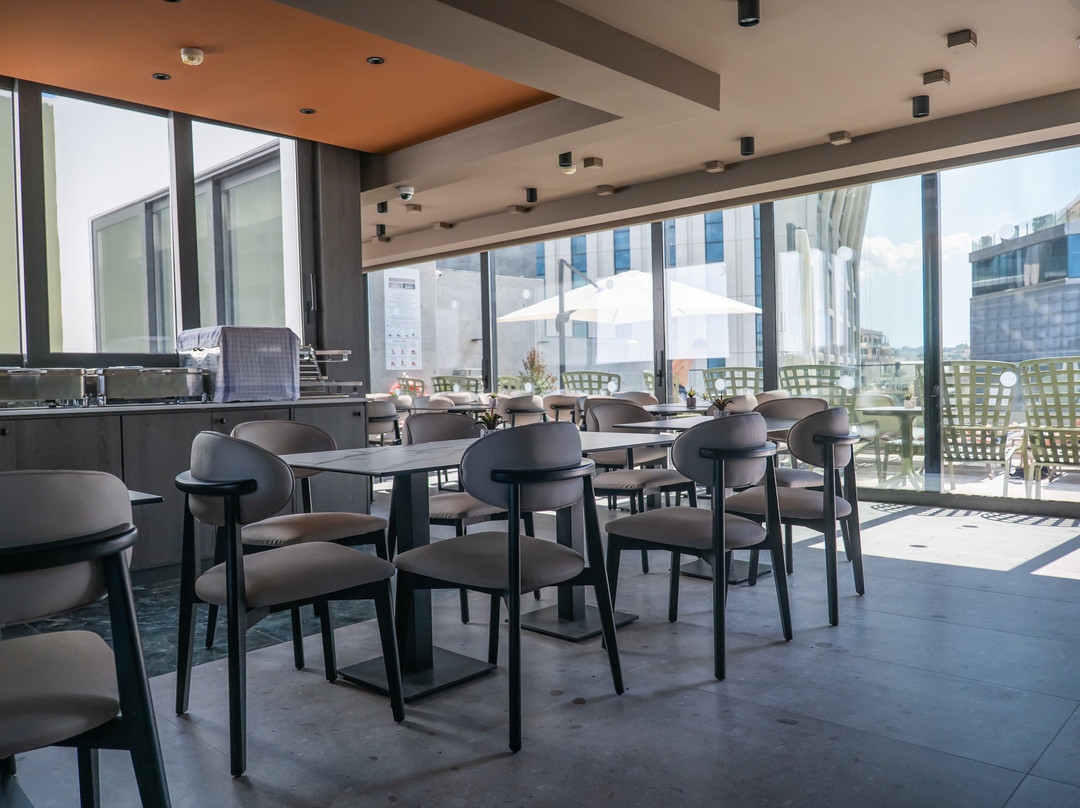 VITA Hotel & Rooftop