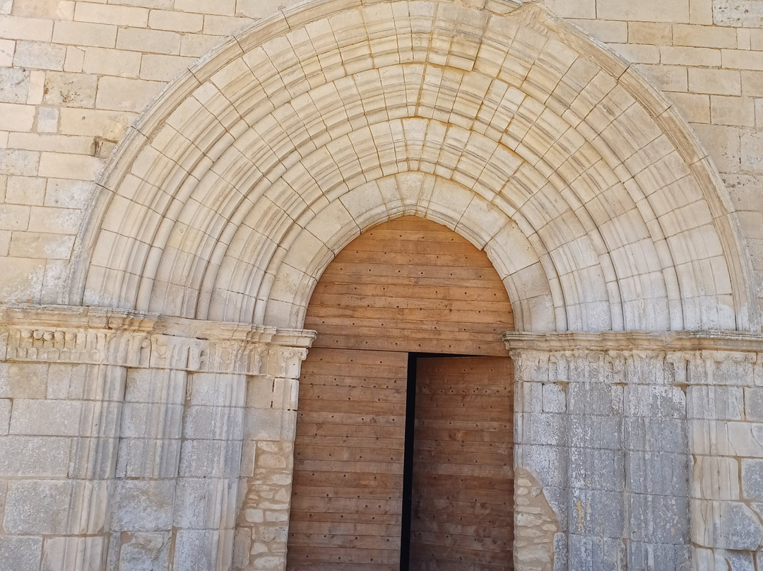 Abbaye Royale de La Réau-Saint-Martin-l'Ars必去景点