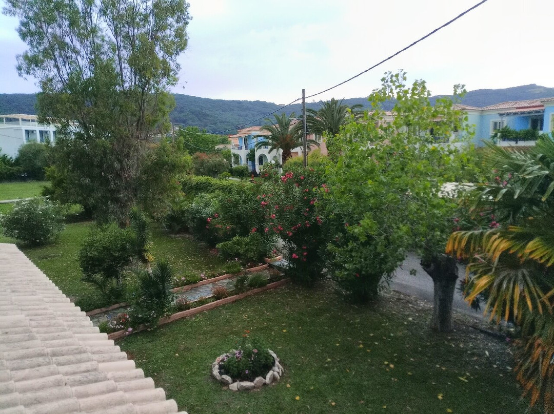 Tellis Holiday Rooms By Hotelius主图