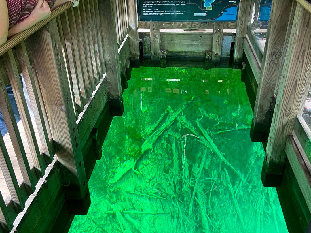 Kitch-Iti-Kipi-Manistique必去景点