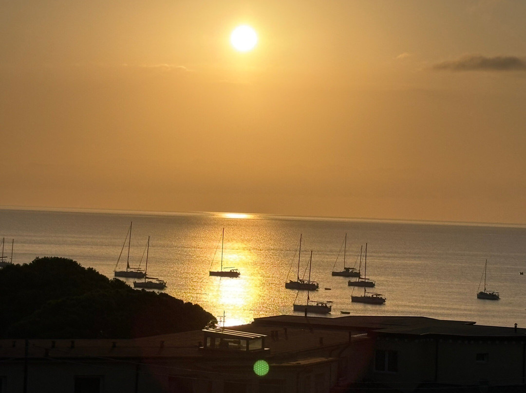 毕欧多拉海滩-费拉约港必去景点