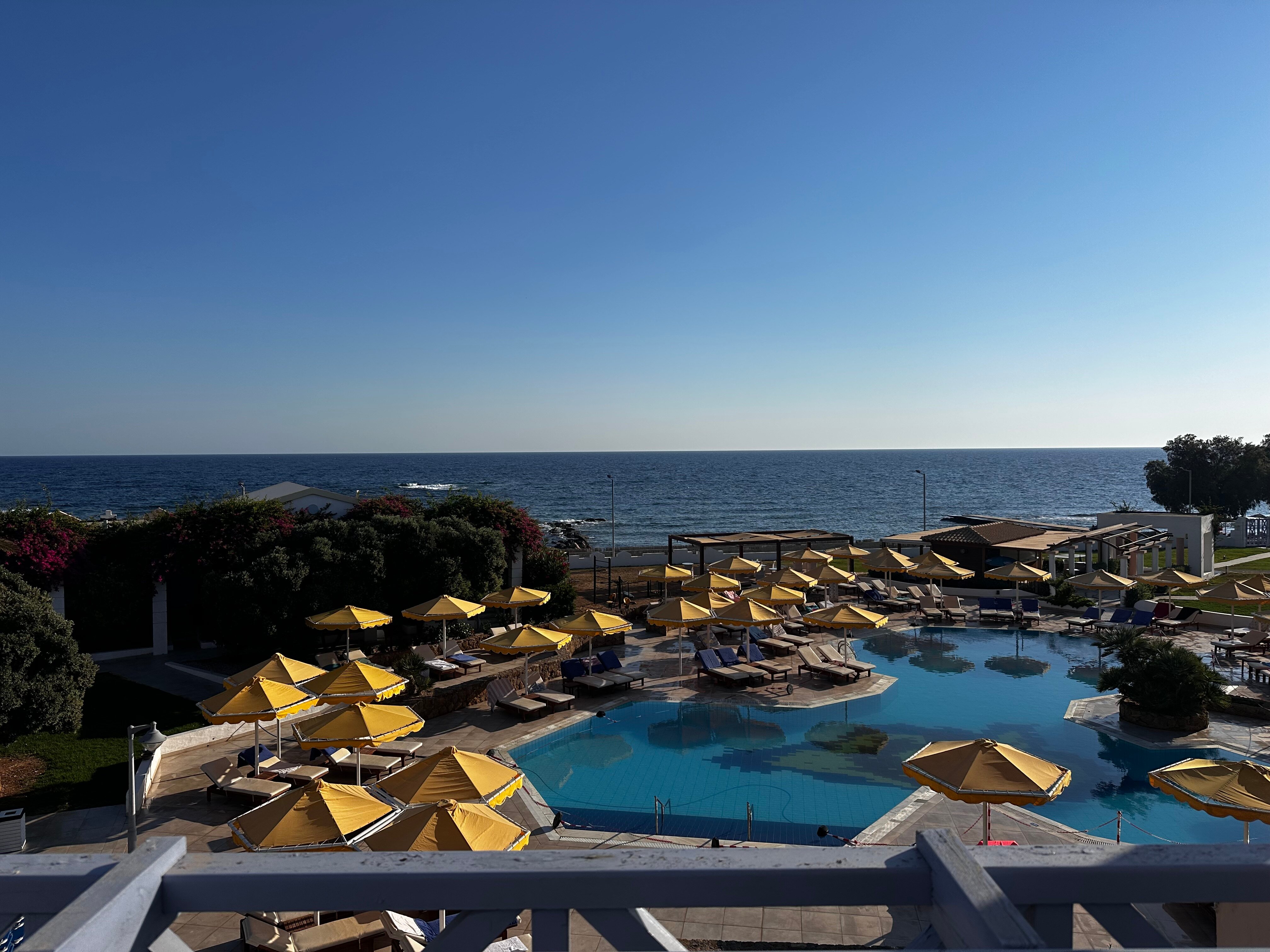 Serita Beach Hotel-官方