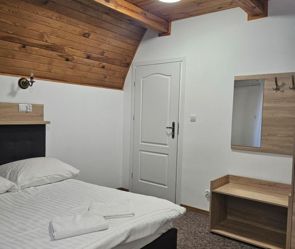 Redecz Krukowy酒店住宿-Hotelik Hel