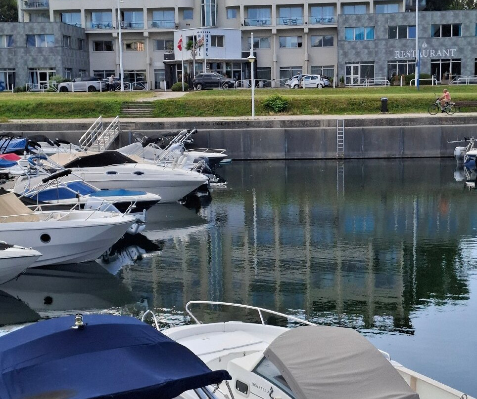 Hotel Adelphia Spa-艾克斯莱班必去景点