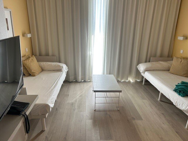 Protur Vista Badia Aparthotel主图