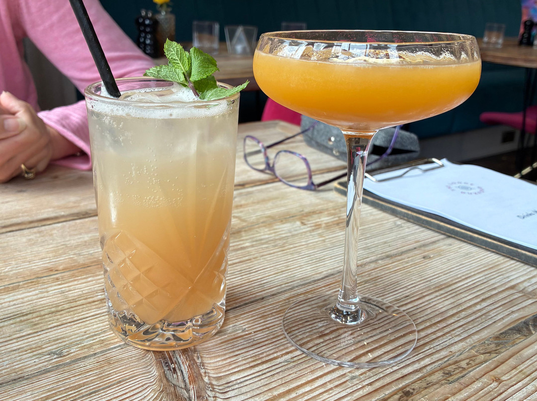 The Lodge Duxford主图