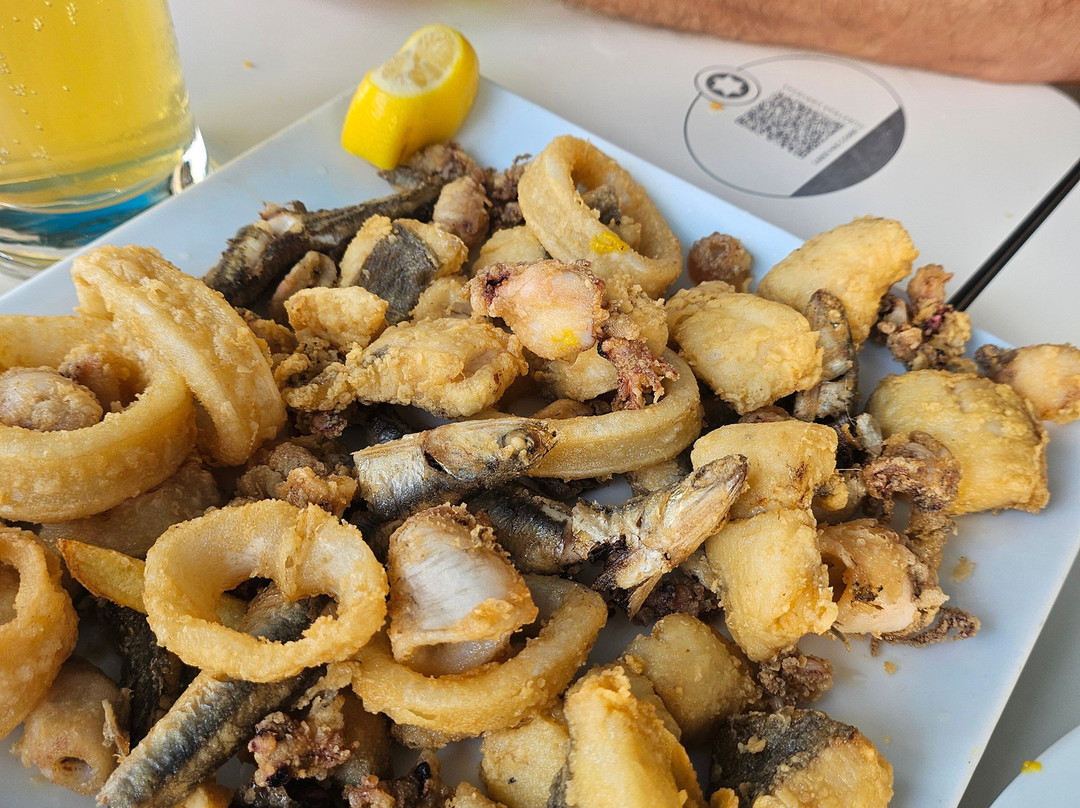 Cervecería Cafetería El Timón