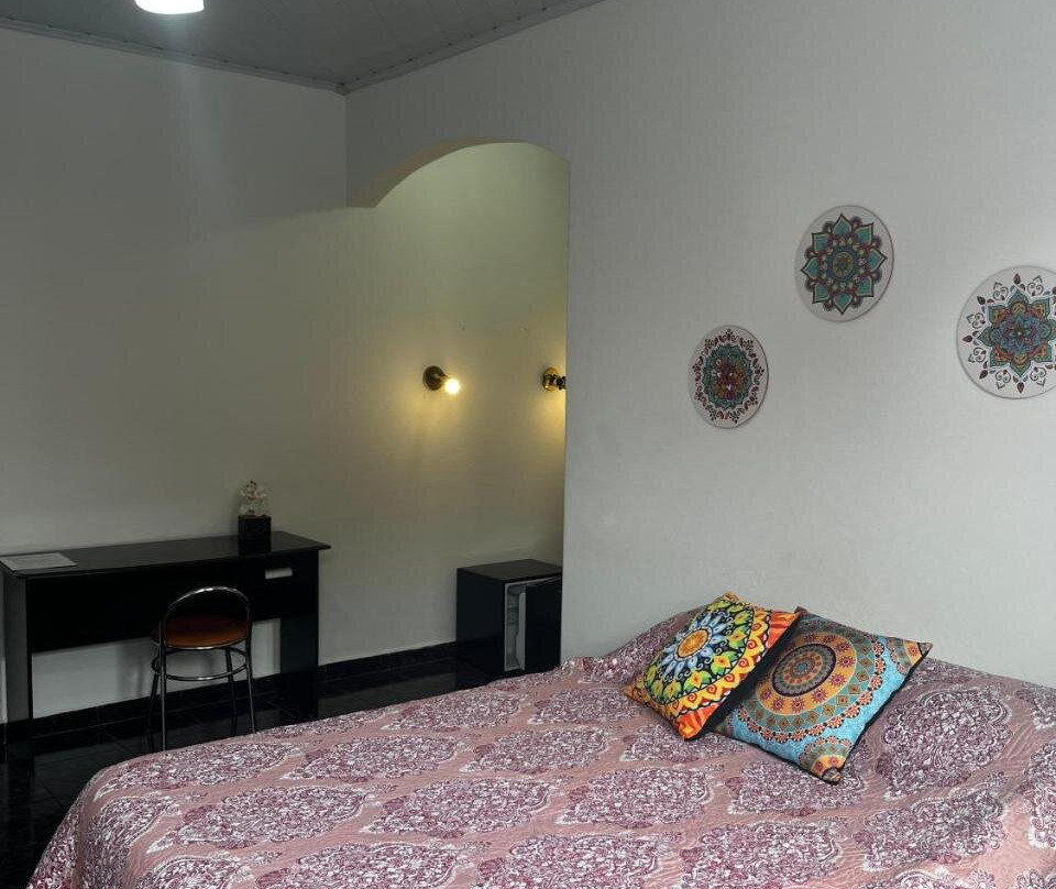 Casa Com Quarto e Suíte