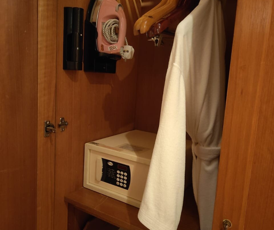 纳闽帝盛君豪酒店主图