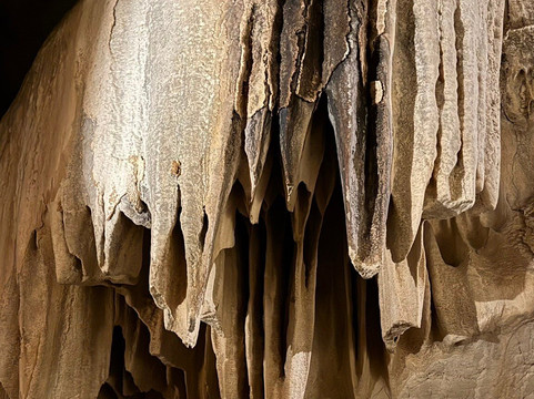 Cueva del Tesoro-Rincon de la Victoria必去景点