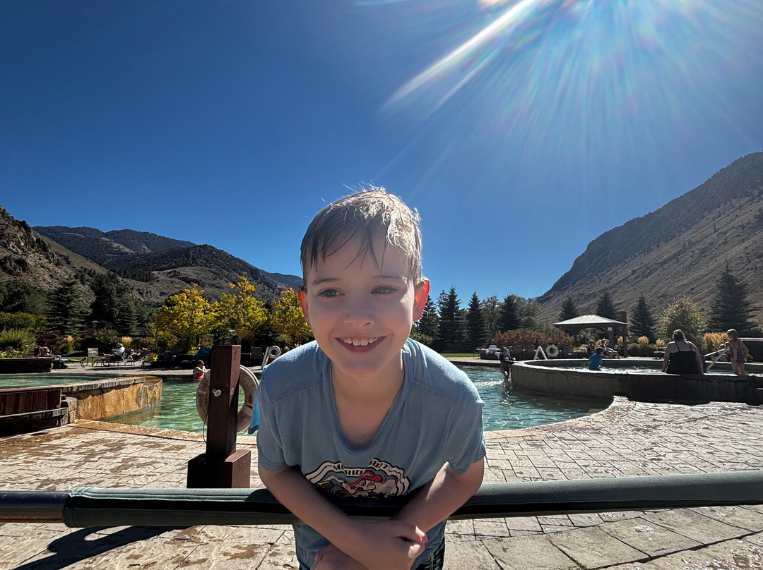 Yellowstone Hot Springs-加德纳必去景点