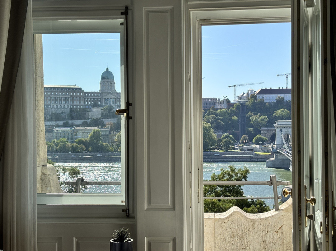 布达佩斯格雷沙姆宫四季酒店主图