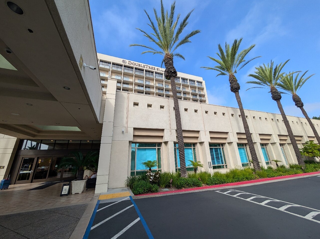 托伦斯希尔顿逸林酒店主图