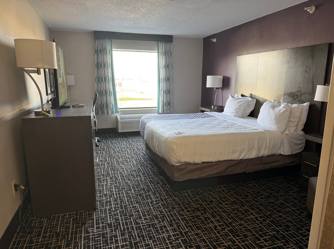 La Quinta Inn & Suites By Wyndham Pontoon Beach/st.louis主图