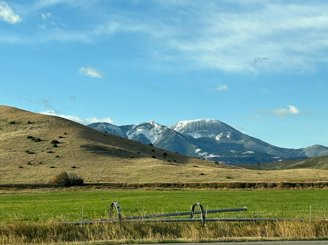 Yellowstone River Inn & Suites主图